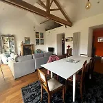 בית נופש Belle Et Grande Maison Avec Piscine A Cote De La