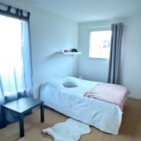 בית נופש Belle Et Grande Maison Avec Piscine A Cote De La