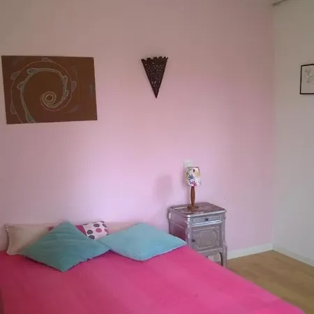 בית נופש Belle Et Grande Maison Avec Piscine A Cote De La *