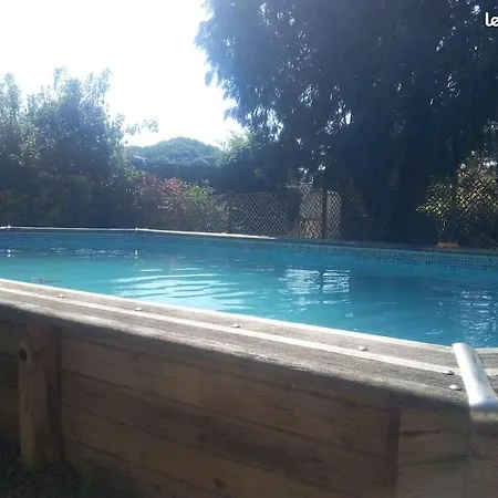 Nyaraló Belle Et Grande Maison Avec Piscine A Cote De La *
