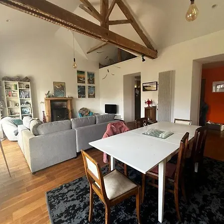 Nyaraló Belle Et Grande Maison Avec Piscine A Cote De La