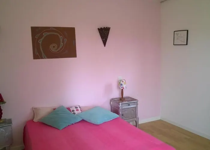 Holiday home Belle Et Grande Maison Avec Piscine A Cote De La *