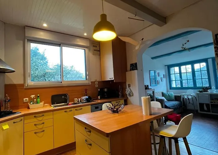 Holiday home Belle Et Grande Maison Avec Piscine A Cote De La